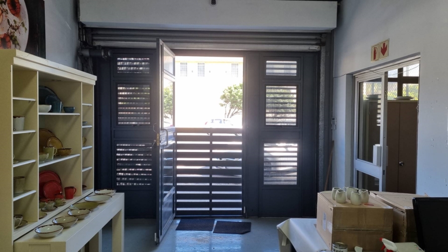 To Let Commercial Property for Rent in Salt River Western Cape